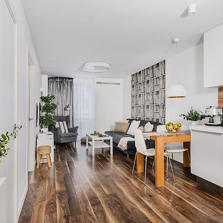 Grzybowska P&O Serviced Apartments Varsó Kültér fotó